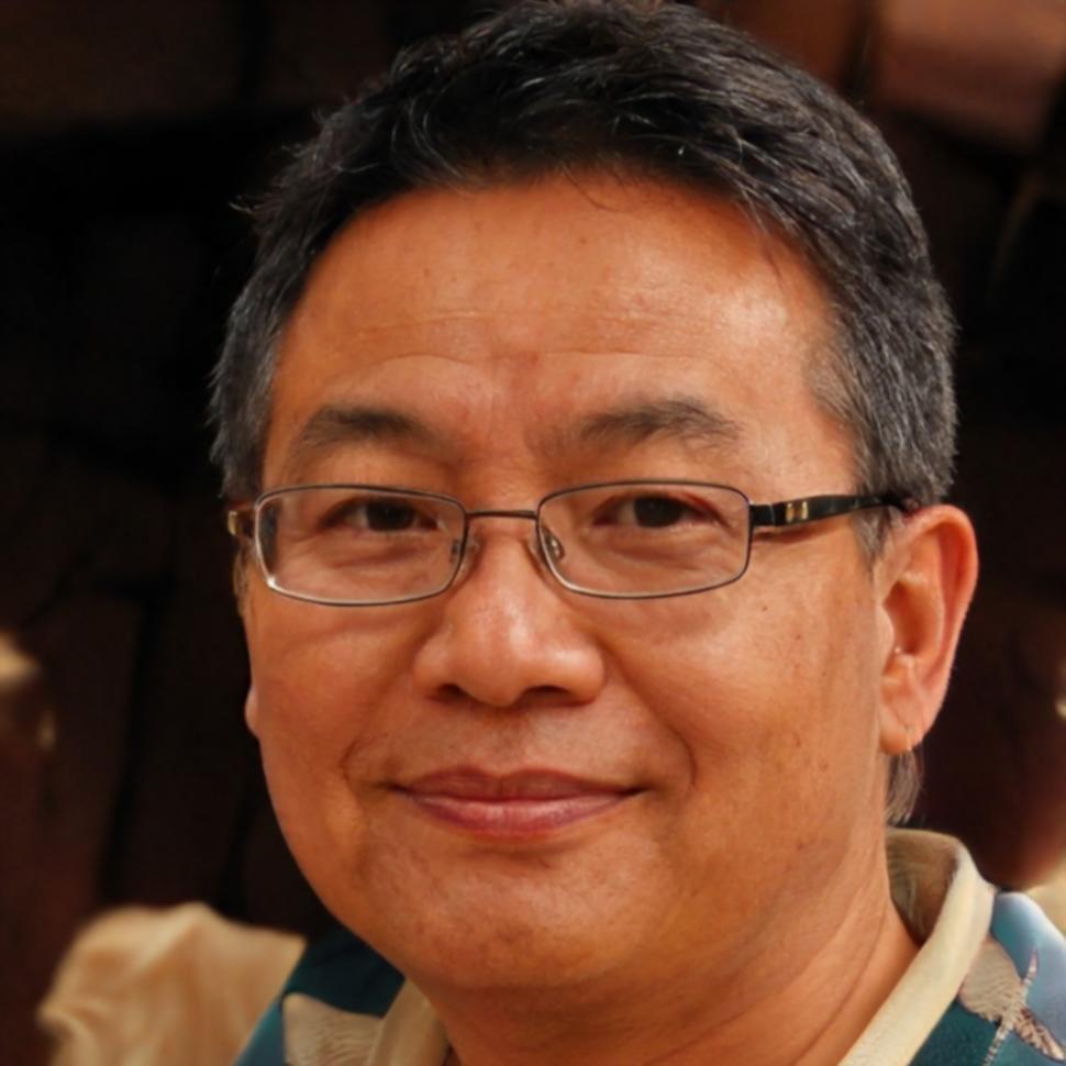 Ridwan Hakim, analis keuangan dan kontributor artikel trading